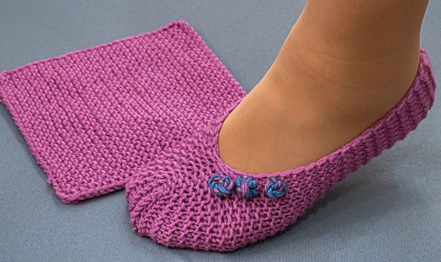 How to Make Knitted Slippers From One Square Easy, Simple, and No Seam on the Sole